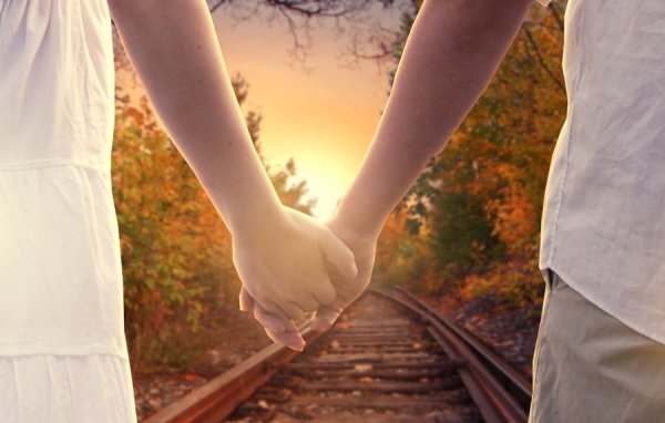 romantic_couple_by_spellweaver01-d4xm04y