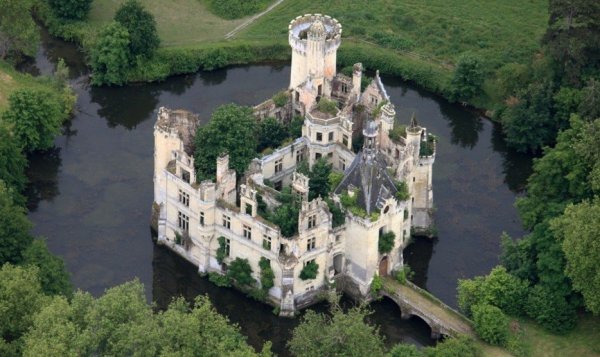 Fancy-Castles-16