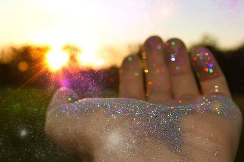 glitter-hand-light