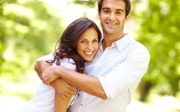 happy-couple-hugs-and-love
